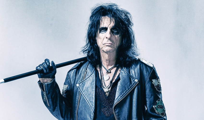 older-alice-cooper-heavy-metal