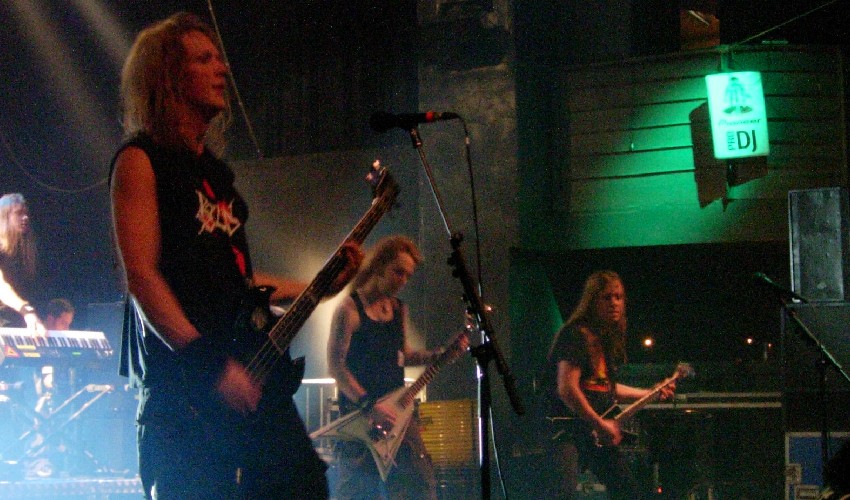 children-of-bodom-on-stage